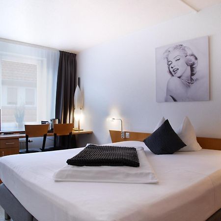 Hogh Hotel Хейльбронн Экстерьер фото
